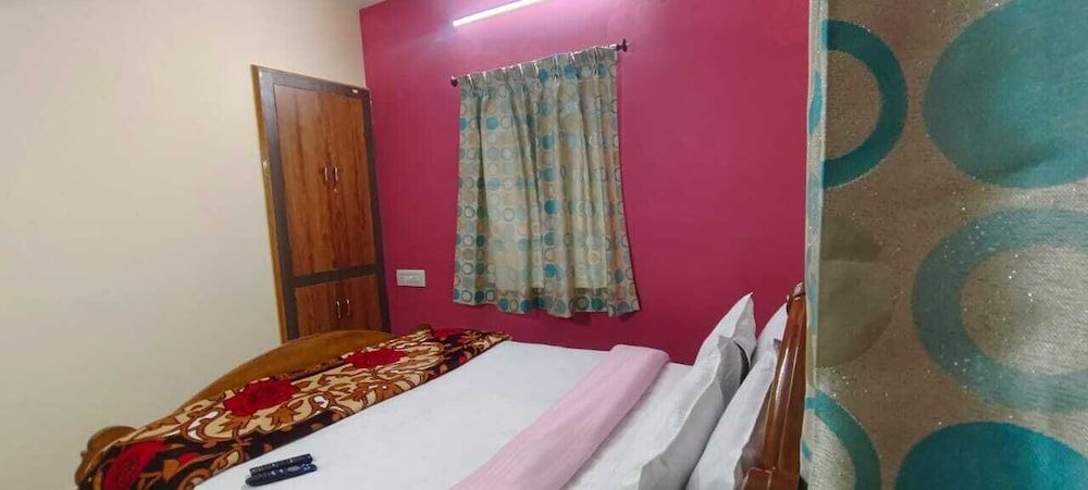 PPH Living Thulasiraman's Home Stay Economy Double Room 8
