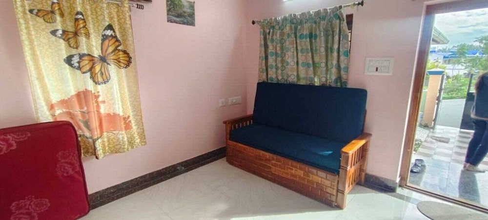 PPH Living Thulasiraman's Home Stay Economy Double Room 12