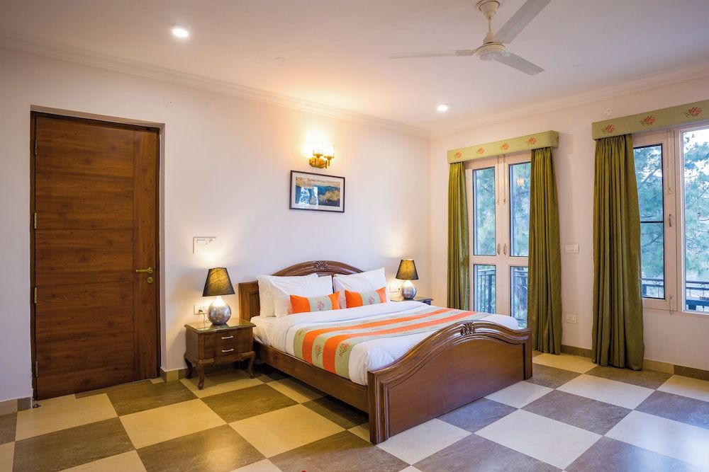 Alaya Stays Captains Nest 3 BHK Retreat With Garden & Scenic Views Luxury Room, Balcony, Hill View 9