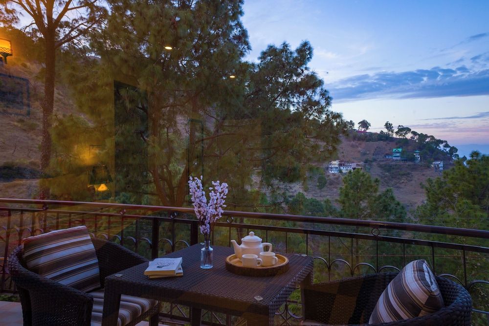 Alaya Stays Captains Nest 3 BHK Retreat With Garden & Scenic Views Luxury Room, Balcony, Hill View 29