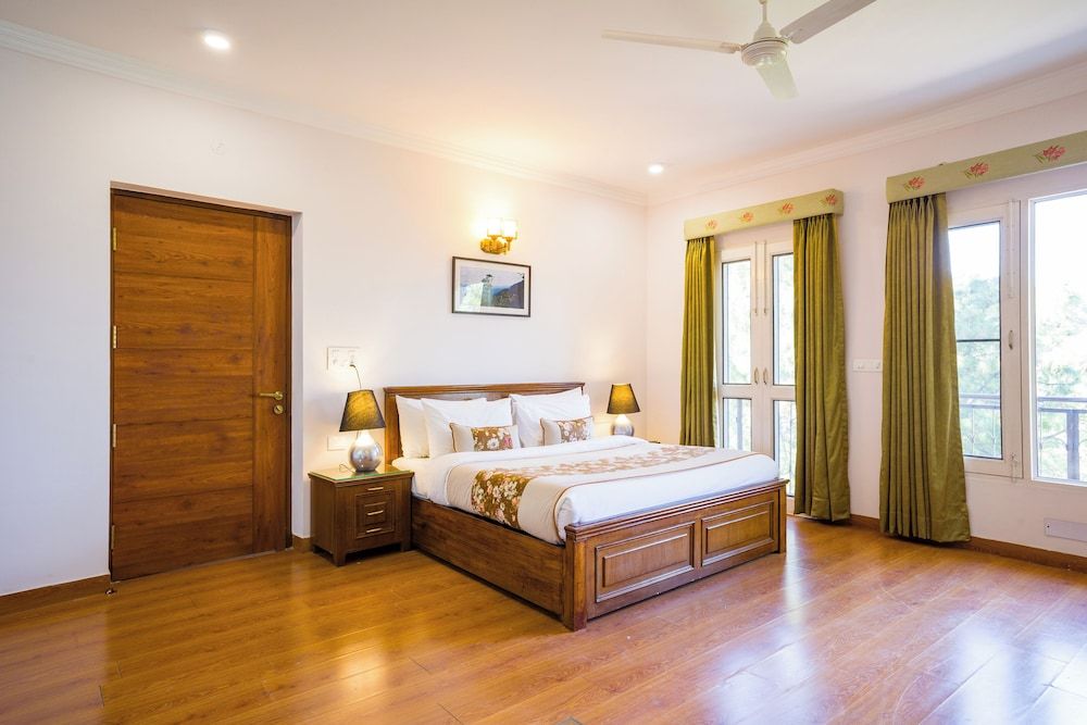 Alaya Stays Captains Nest 3 BHK Retreat With Garden & Scenic Views Luxury Room, Balcony, Hill View 16