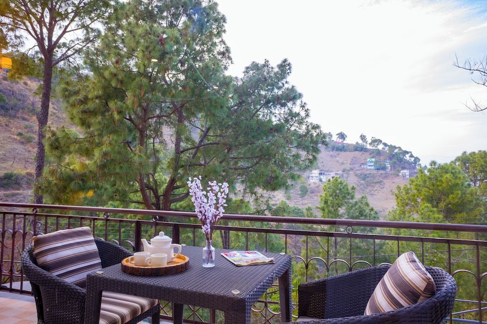 Alaya Stays Captains Nest 3 BHK Retreat With Garden & Scenic Views Luxury Room, Balcony, Hill View 27