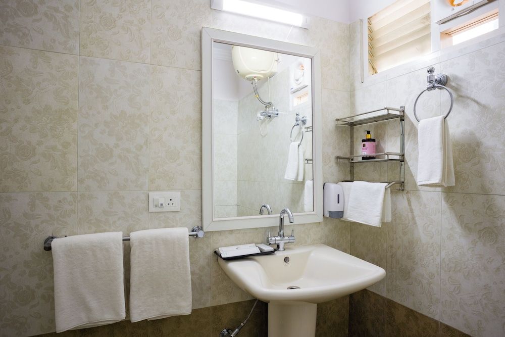 Alaya Stays Captains Nest 3 BHK Retreat With Garden & Scenic Views Luxury Room, Balcony, Hill View 39