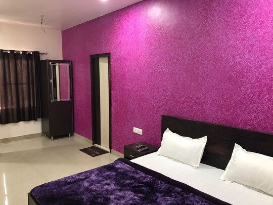 THE CITY SIDE HOTEL Deluxe Room 9