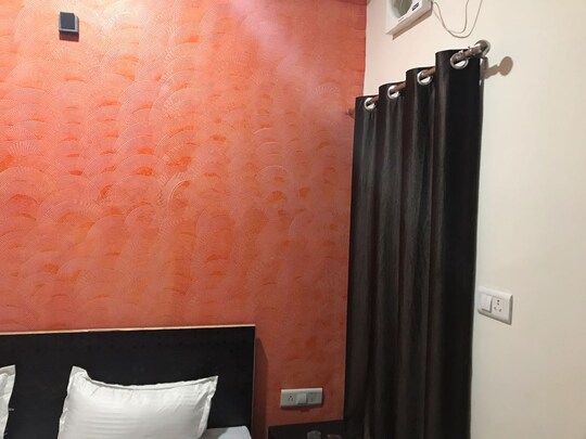 THE CITY SIDE HOTEL Deluxe Room 12