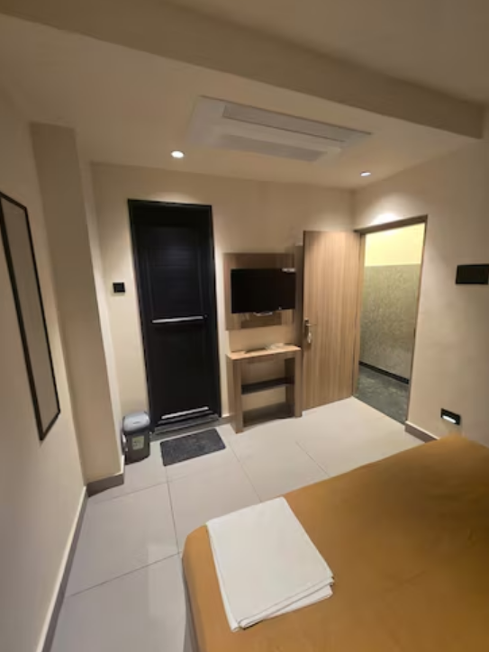 Koona Residency Deluxe Room AC 2