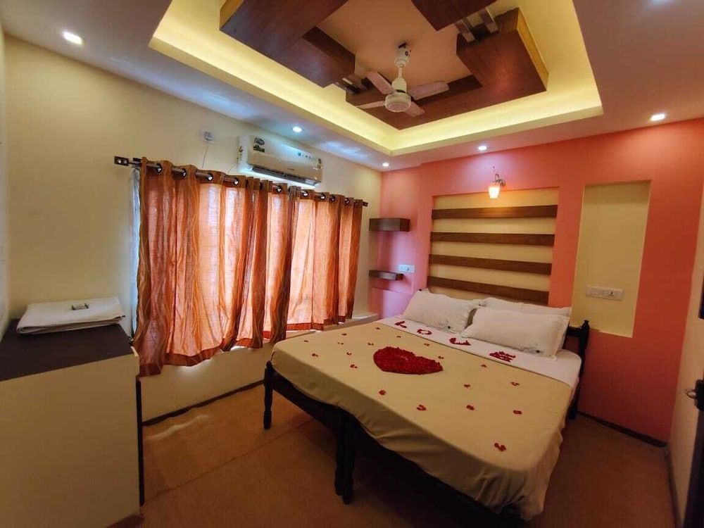 Private Houseboat Deluxe Double Room 7