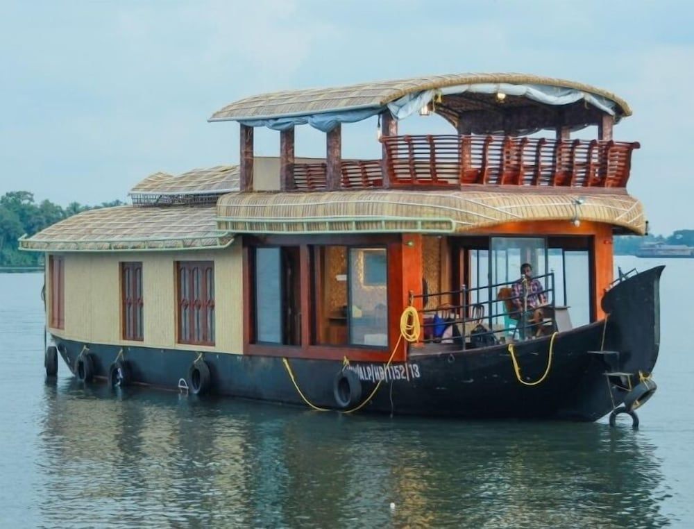Private Houseboat