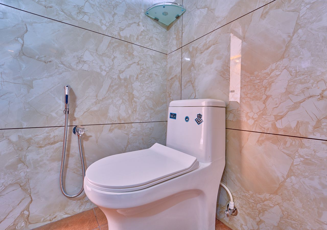 Celestiah Lakeshore Kochi by VOYE HOMES Deluxe ac room 22