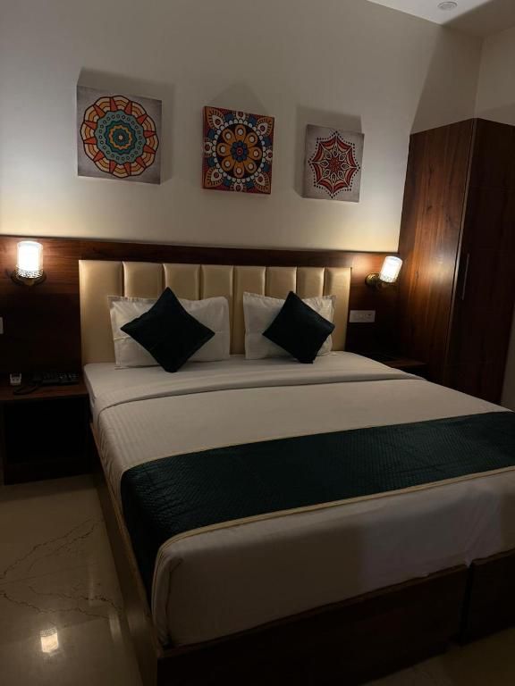 King Room with Balcony