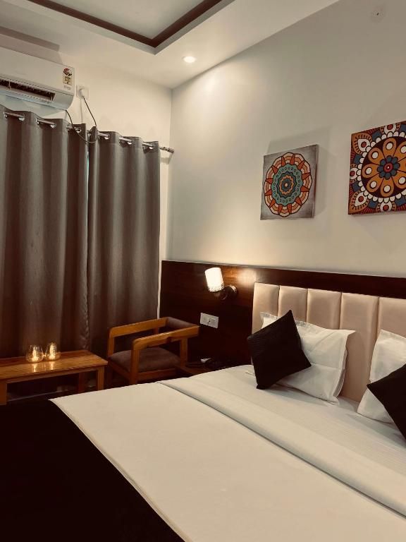 Deluxe Double Room with Balcony