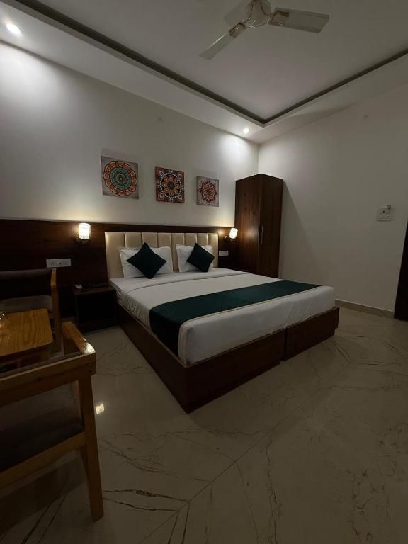 King Room with Balcony