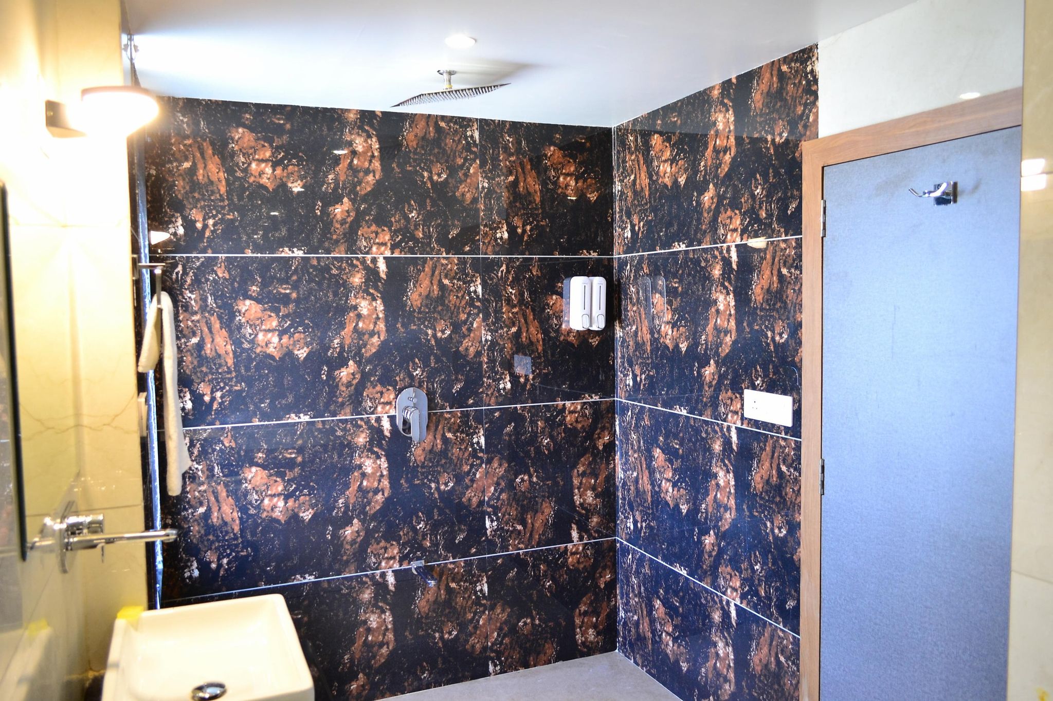 Golden Oasis Hotel Becharaji Deluxe Room 3