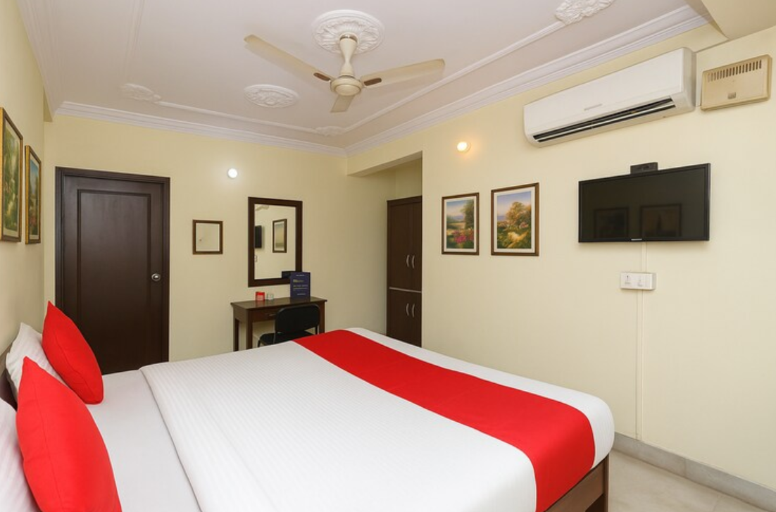 Deluxe Room with Air Conditioning
