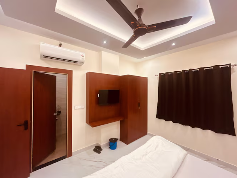 King Bed Room with Garden View