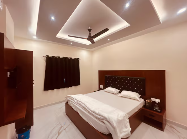 King Bed Room with Garden View