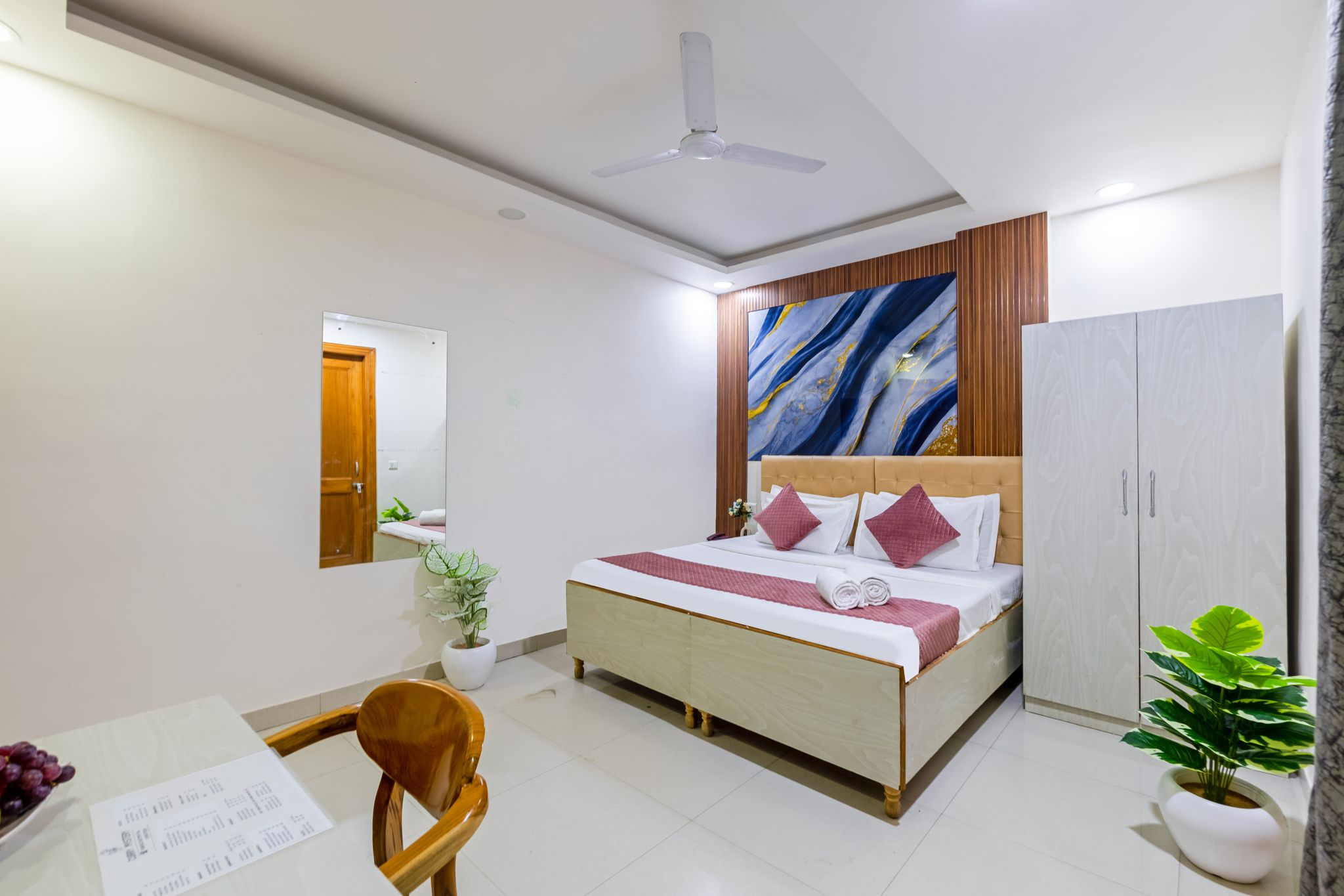 Hotel Admire Expressway By ASPL Deluxe Room 6