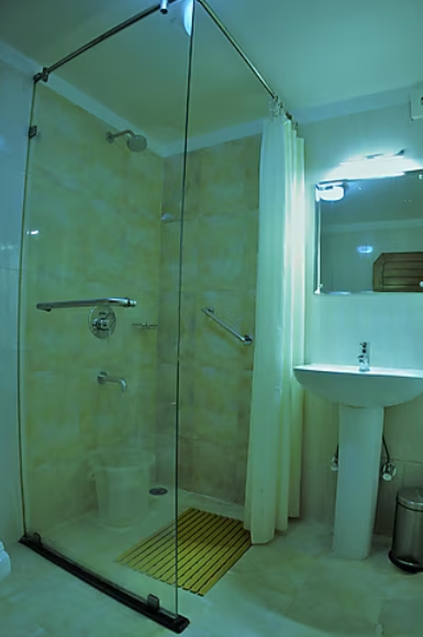 Hotel Lunnar (Pure Veg.) Deluxe Room (Non View ) 5