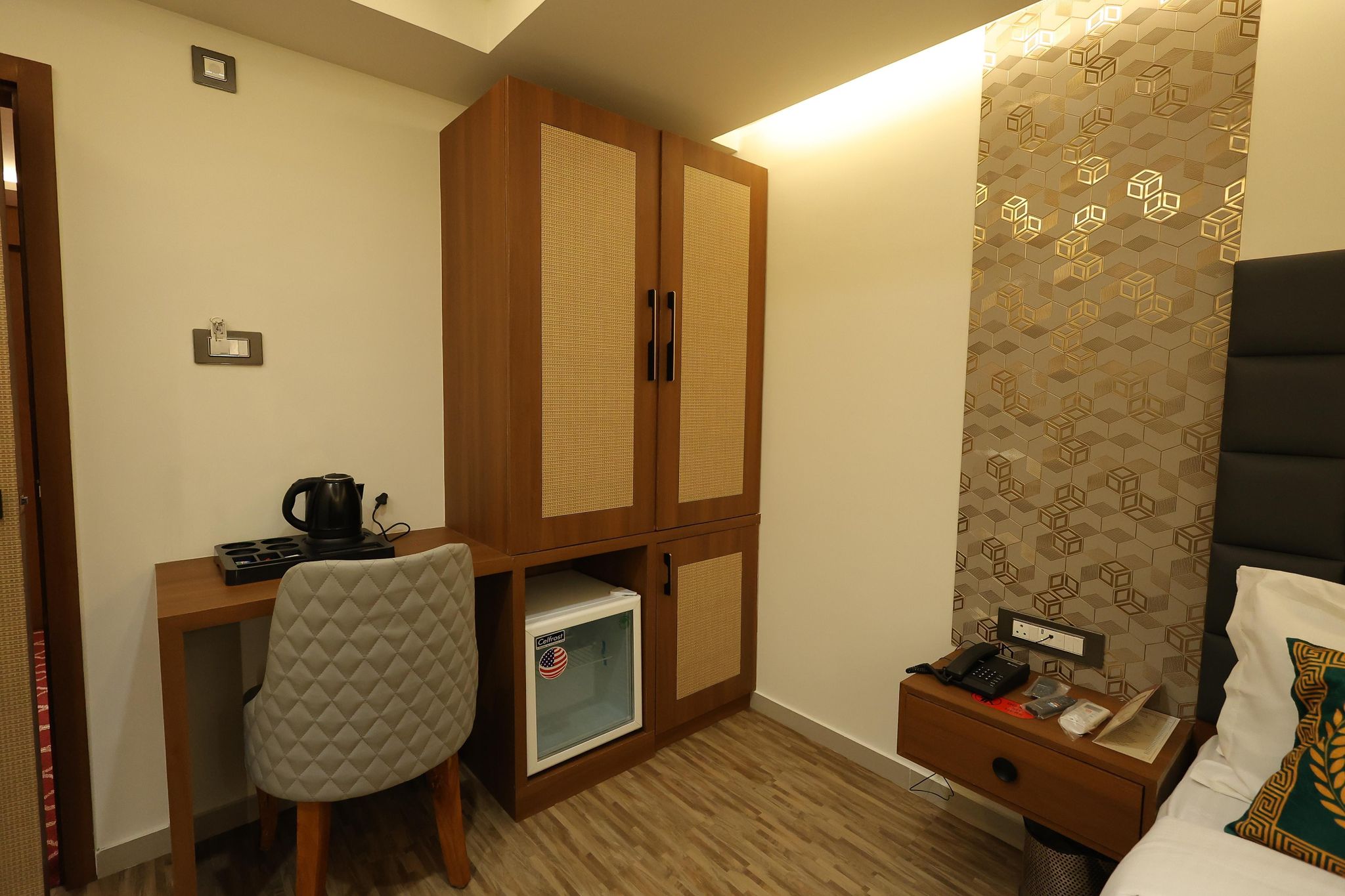 Suite Room With Bathtub