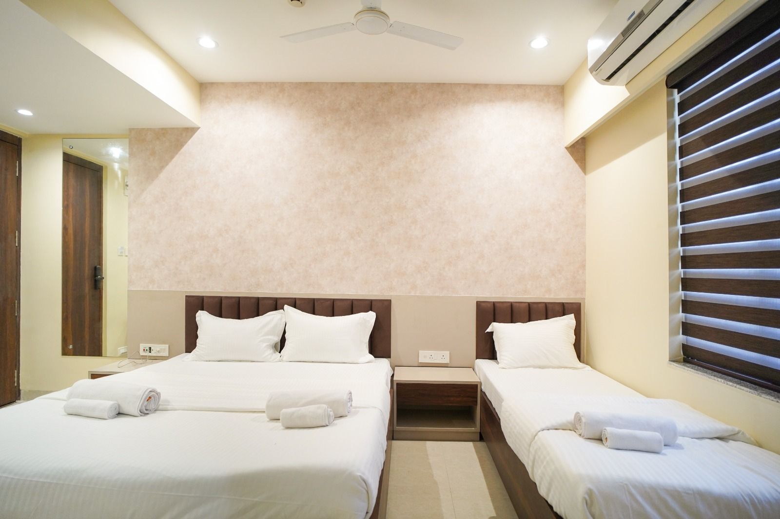 Deluxe family Triple Room