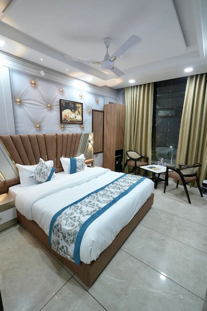New Mount View Hotel DELUXE ROOM WITH BALCONY 2