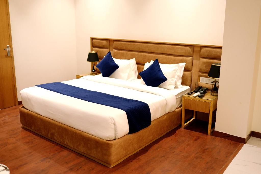 The GM Hotel Super Deluxe Room 2