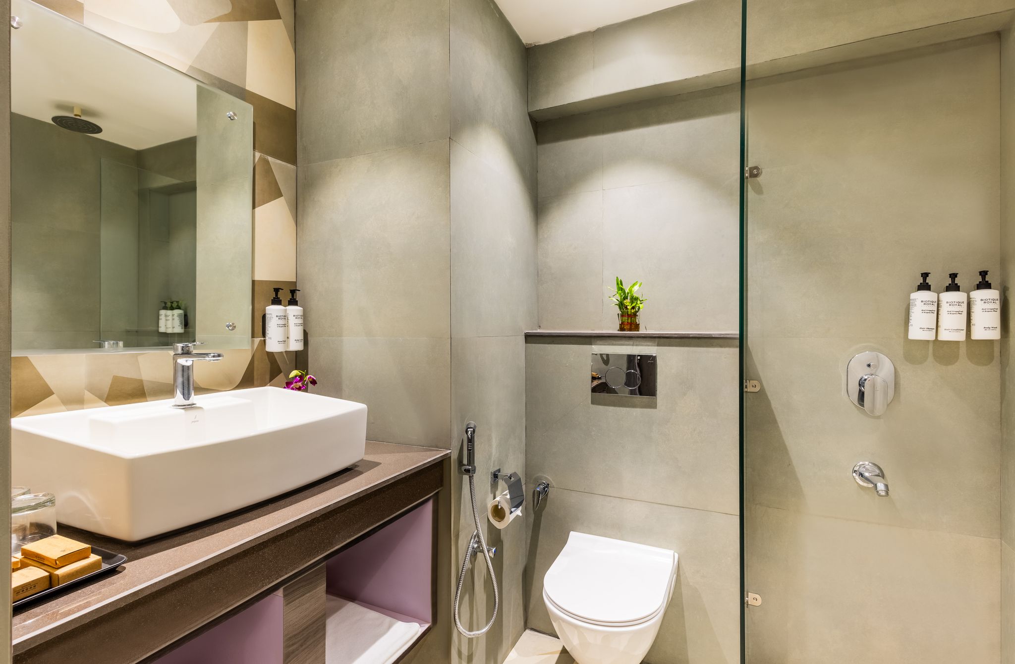 Enrise By Sayaji Bareilly Superior King Room 4