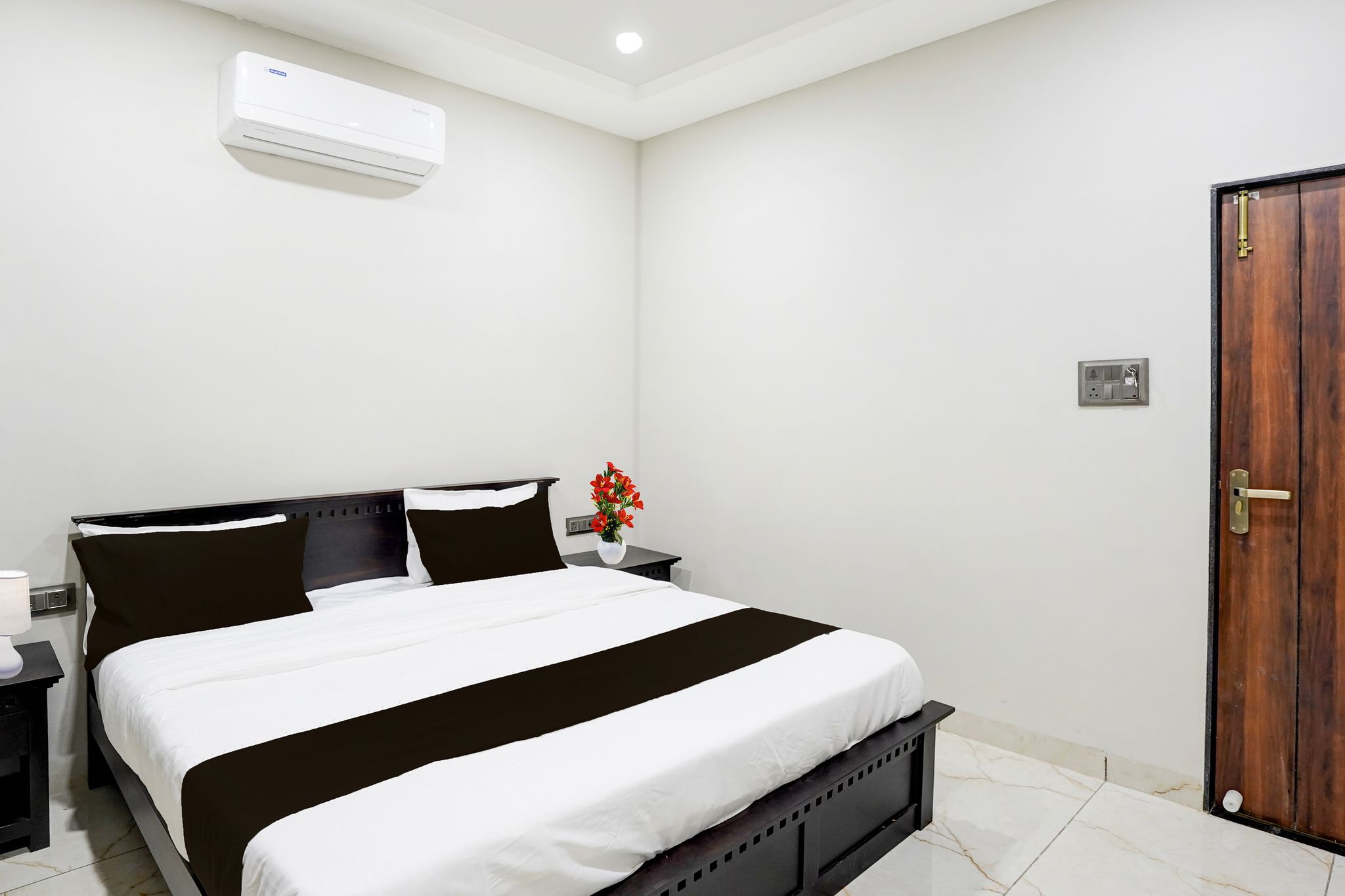 Super Townhouse Rajendra Nagar Main Road CLASSIC 7