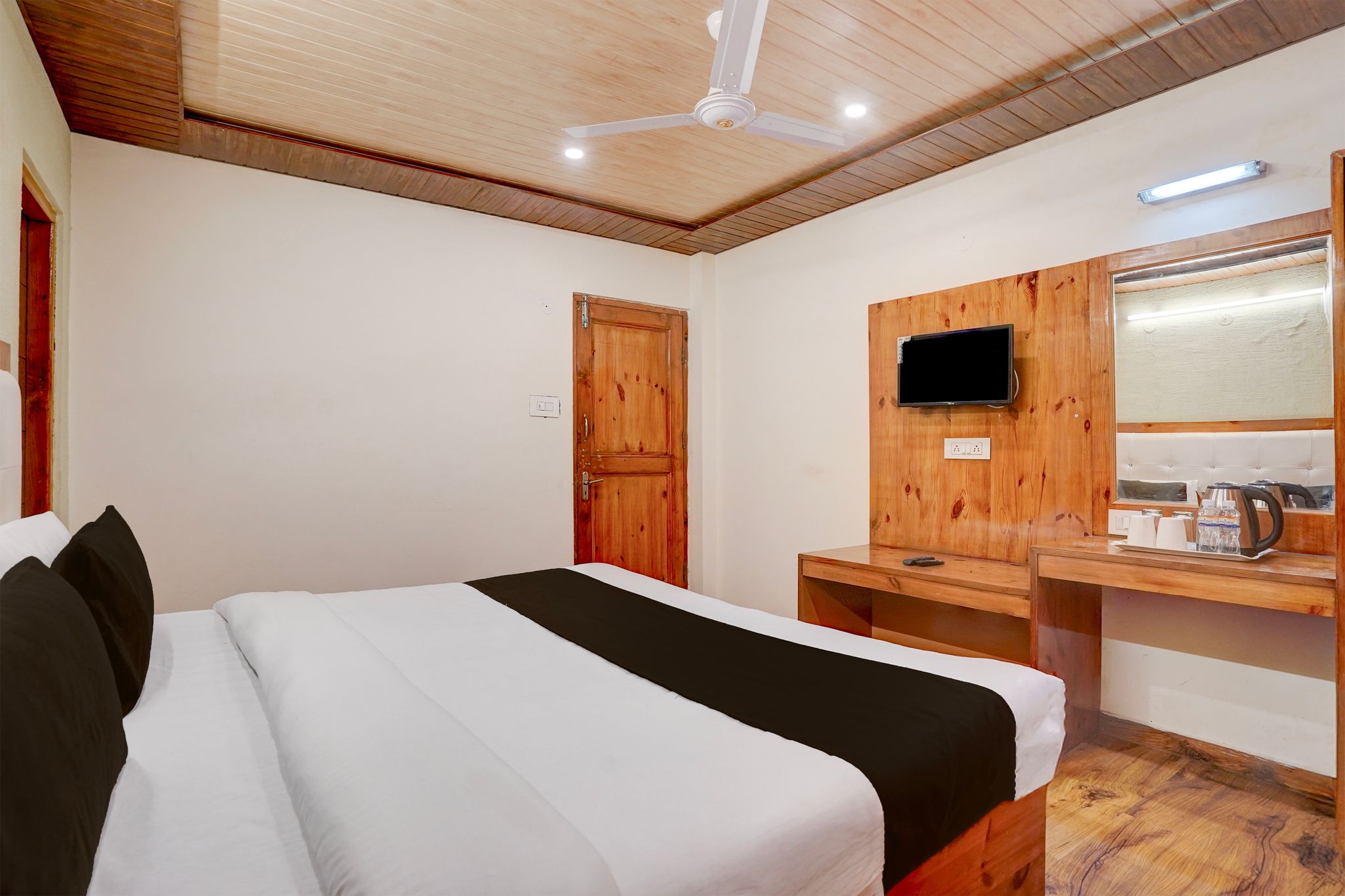 Super Hotel O Vashisht Temple Formerly Mountain King CLASSIC 4