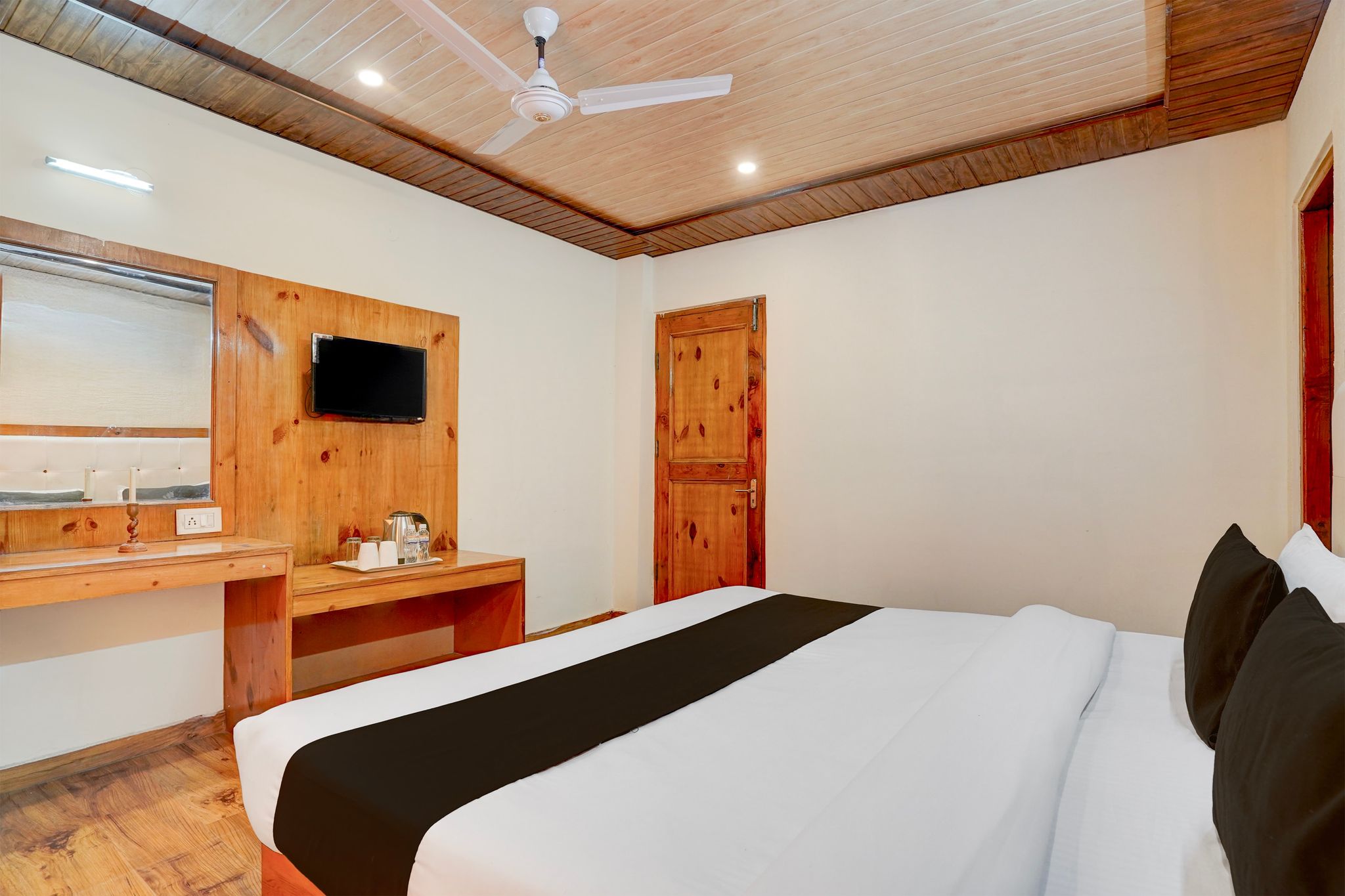 Super Hotel O Vashisht Temple Formerly Mountain King CLASSIC 9