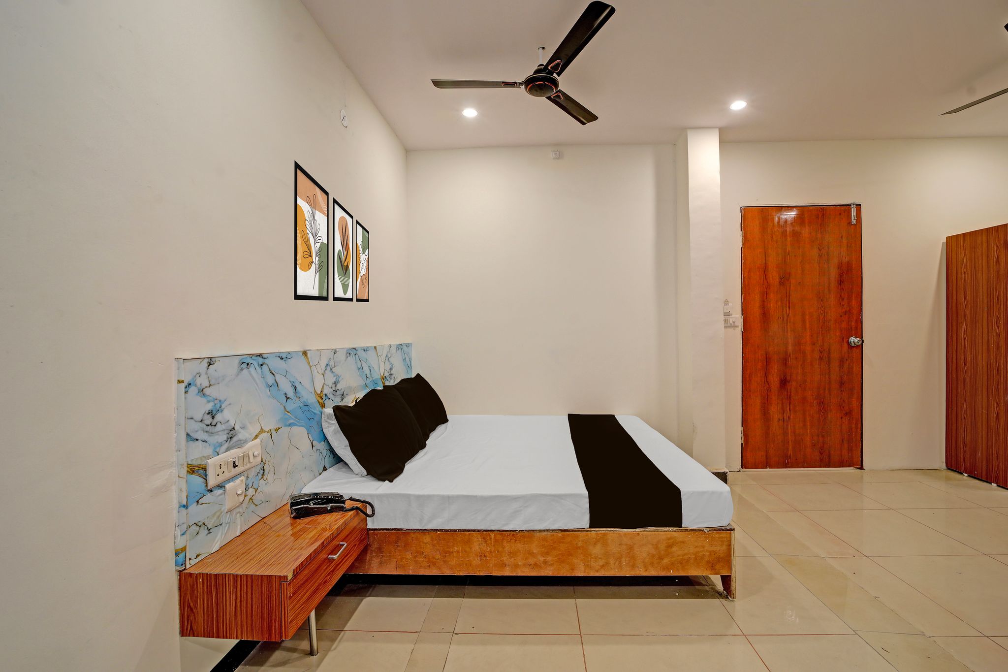 Super Collection O Azad Nagar Ayodhya Bypass Road Bhopal Formerly Hotel Inbox CLASSIC 3