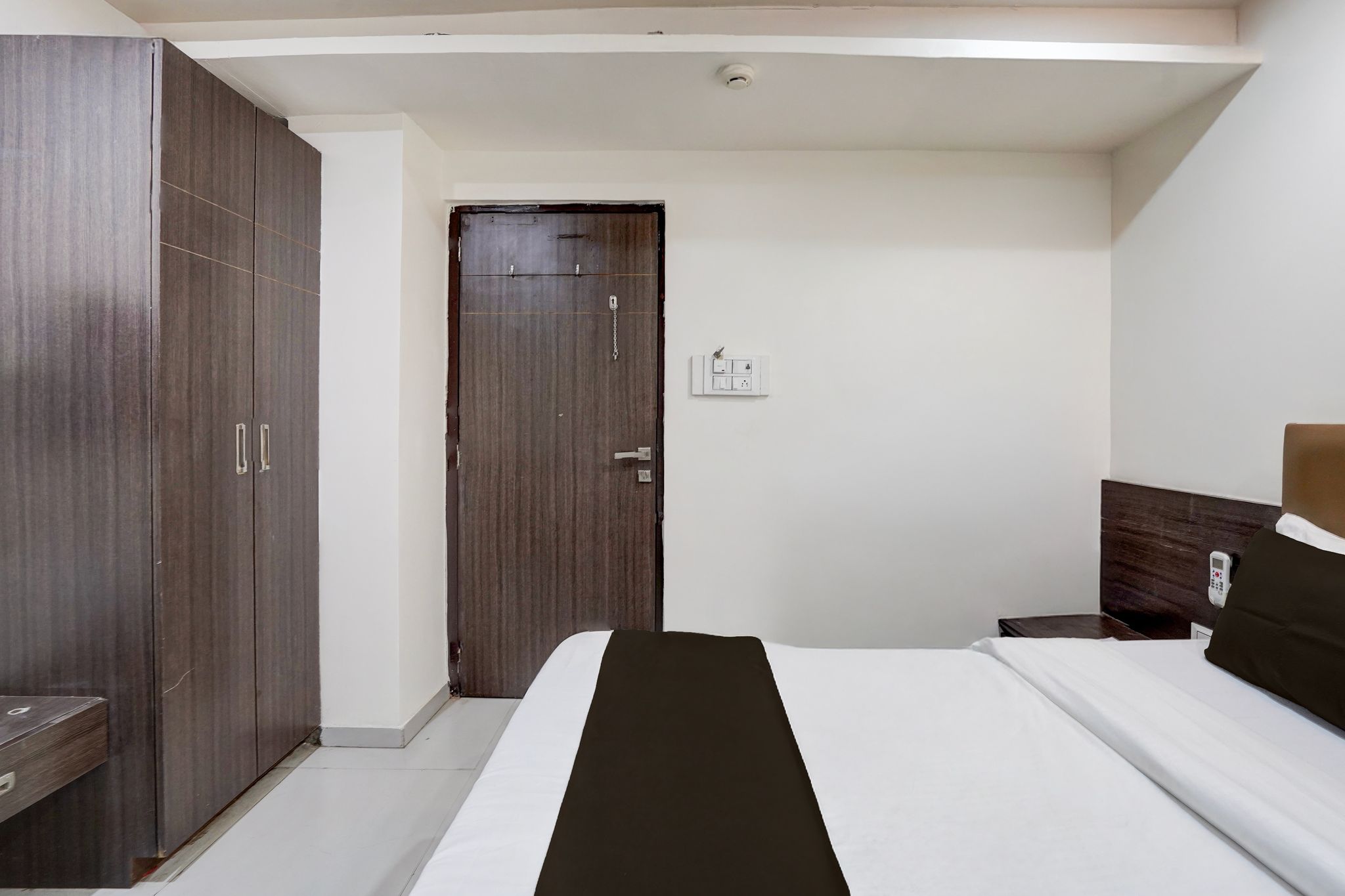 Super Collection O Sur Sagar Lakeview Vadodara Formerly Vintage Inn CLASSIC 12