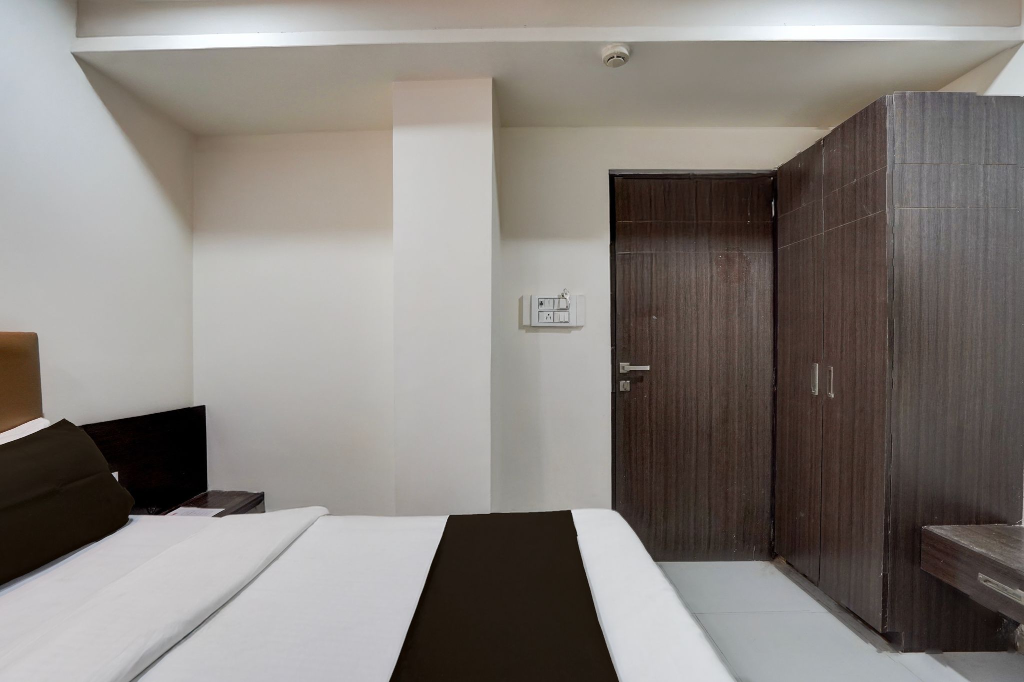 Super Collection O Sur Sagar Lakeview Vadodara Formerly Vintage Inn CLASSIC 14