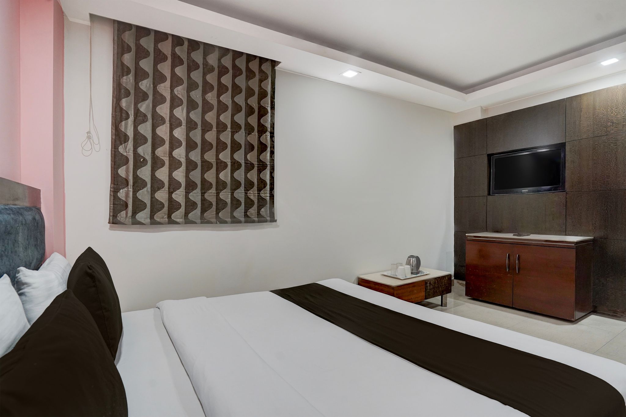 Super Townhouse Millenium City Centre CLASSIC 4