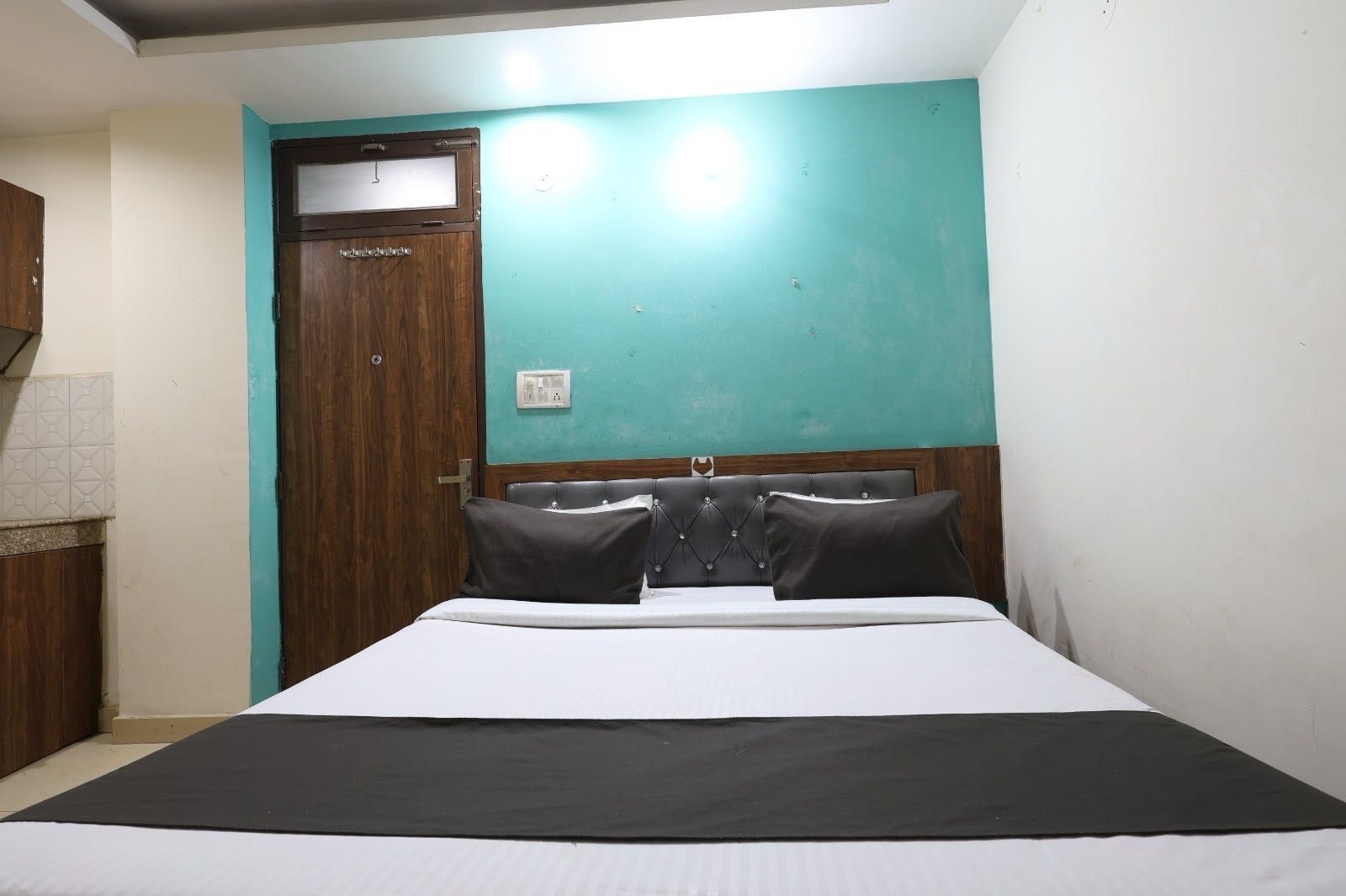 Collection O DLF Phase 3 Metro Station Gurgaon Formerly Krishnay Residency Classic 15