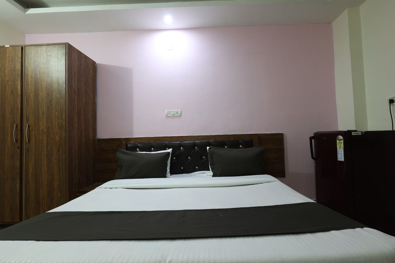 Collection O DLF Phase 3 Metro Station Gurgaon Formerly Krishnay Residency Classic 14