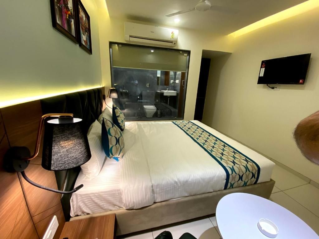 Super Townhouse Vadodara Railway Junction Formerly Hotel Unique CLASSIC 7