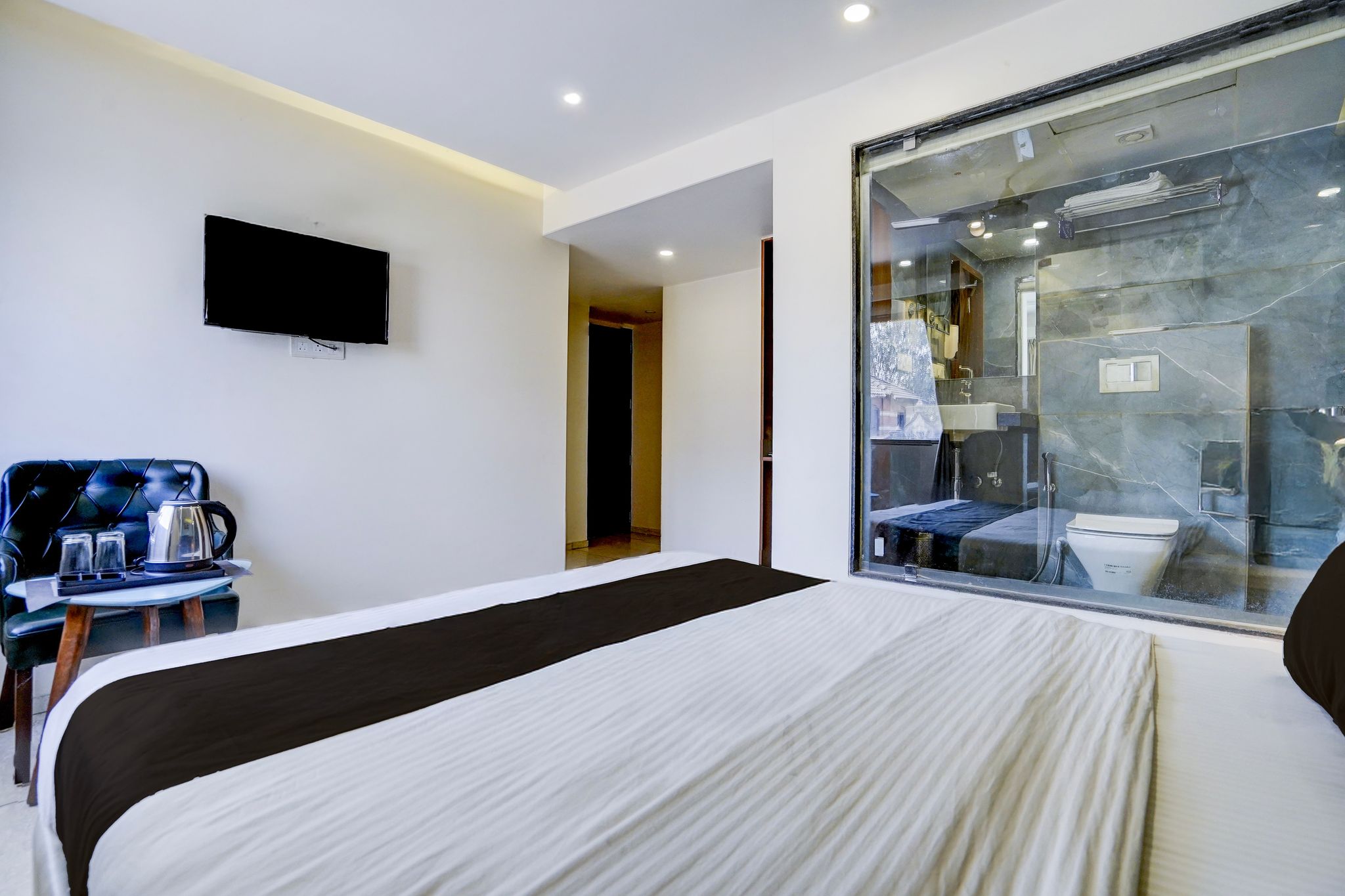 Super Townhouse Vadodara Railway Junction Formerly Hotel Unique CLASSIC 9