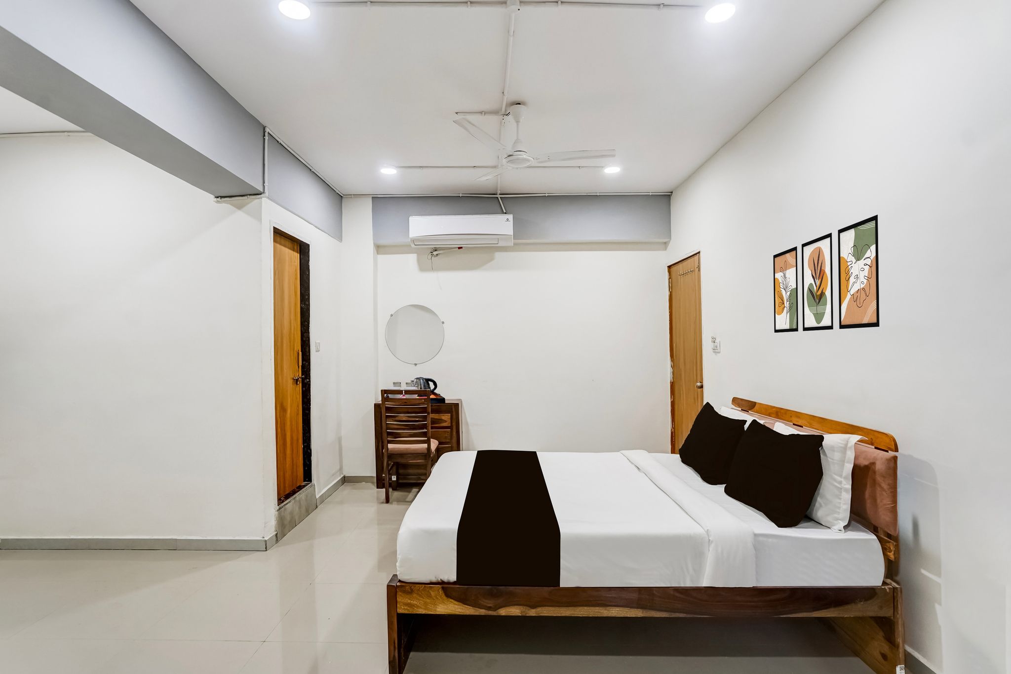 Super Collection O Sabarmati River Gandhinagar Formerly Hotel Royal Park CLASSIC 12