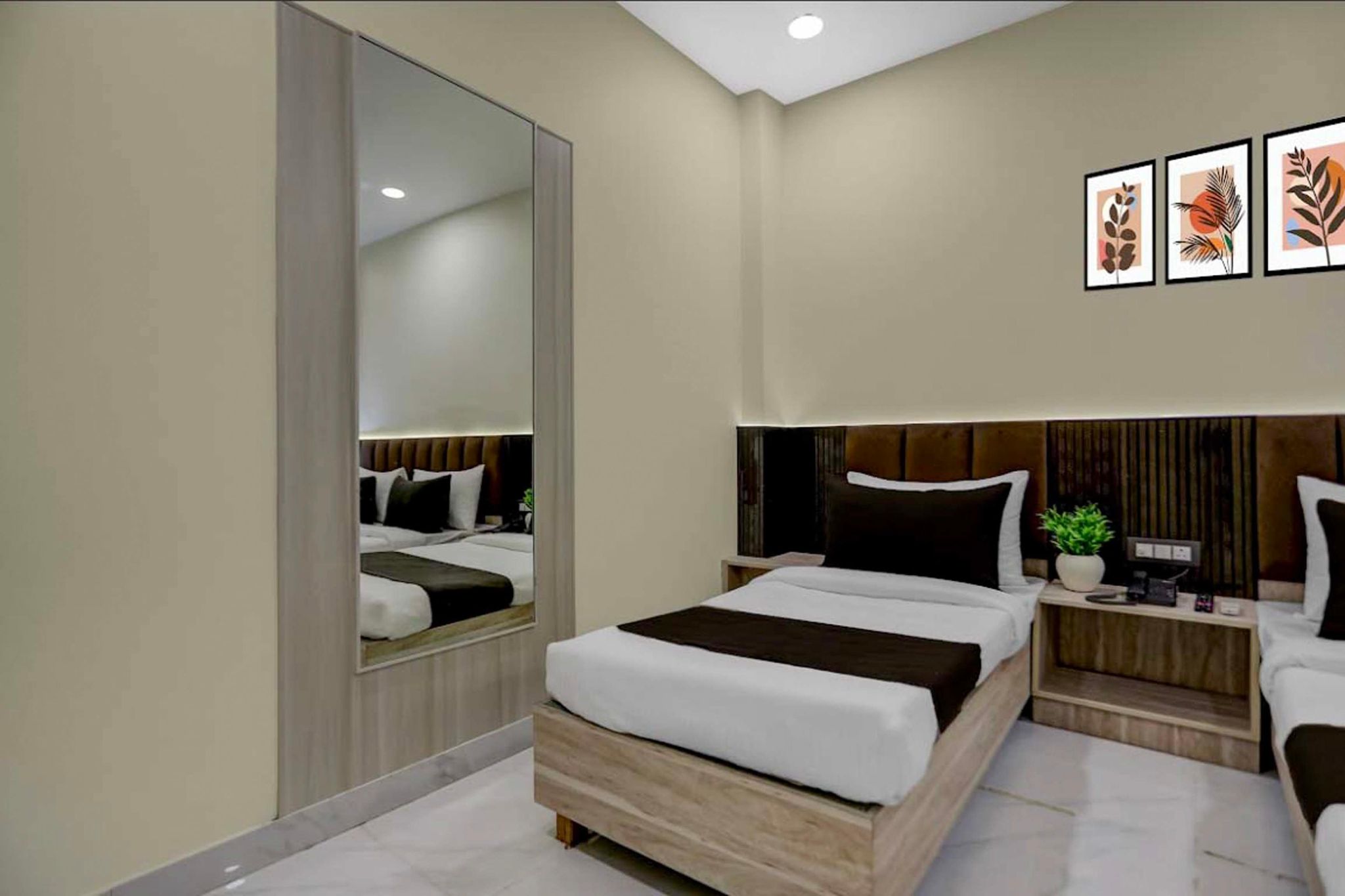 Super Townhouse Oak Kaal Bhairav Temple Varanasi CLASSIC 12