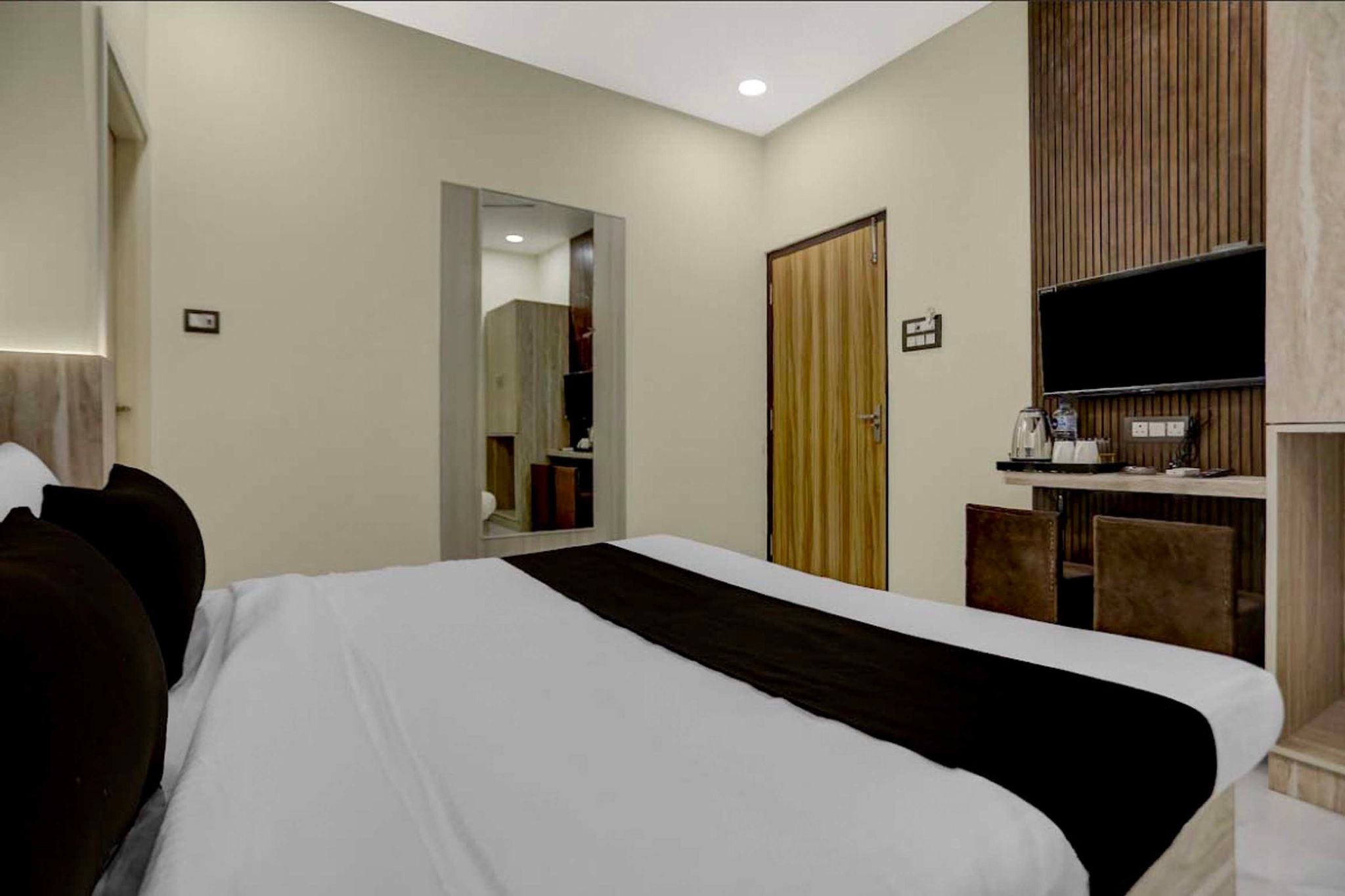 Super Townhouse Oak Kaal Bhairav Temple Varanasi CLASSIC 5