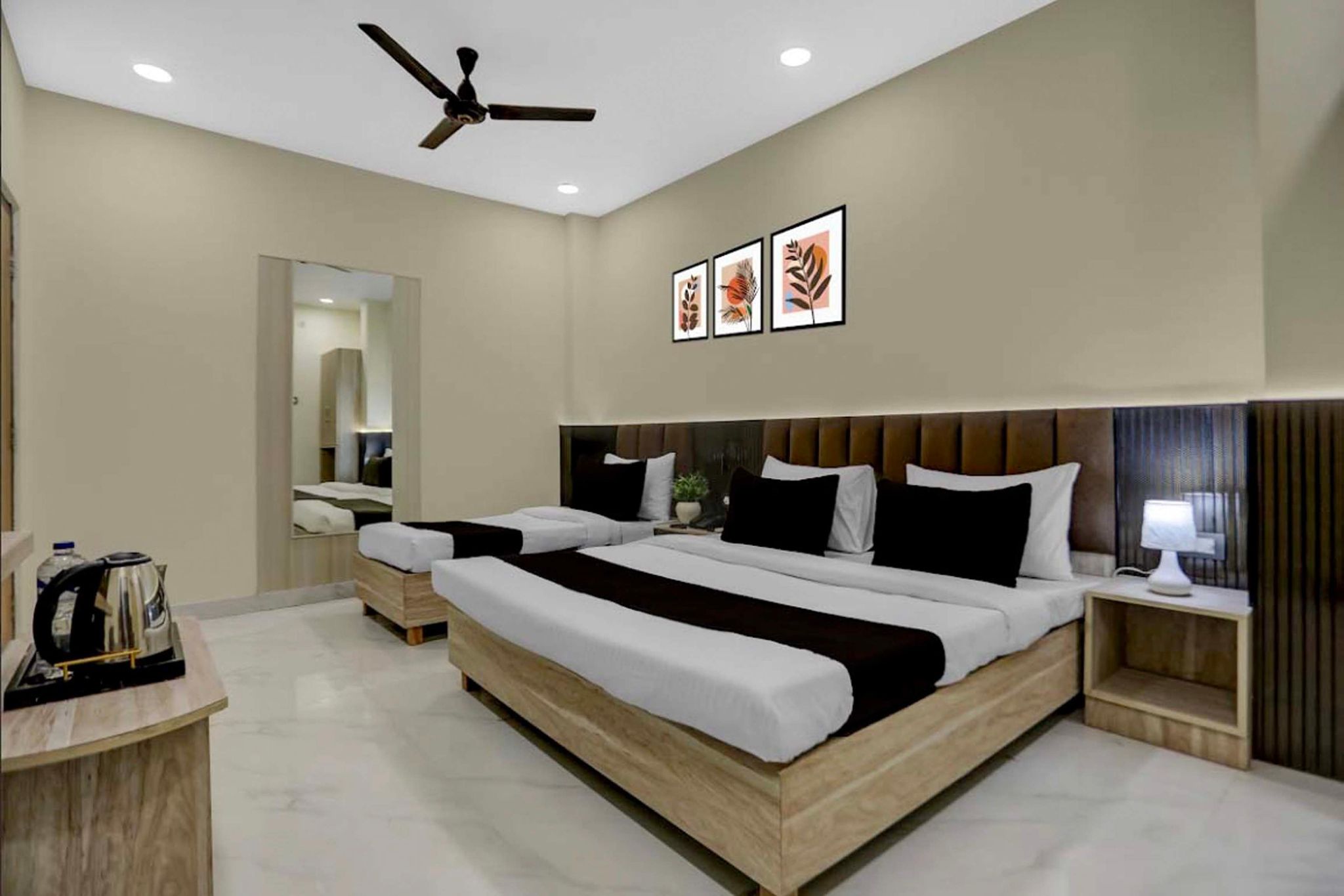 Super Townhouse Oak Kaal Bhairav Temple Varanasi CLASSIC 4