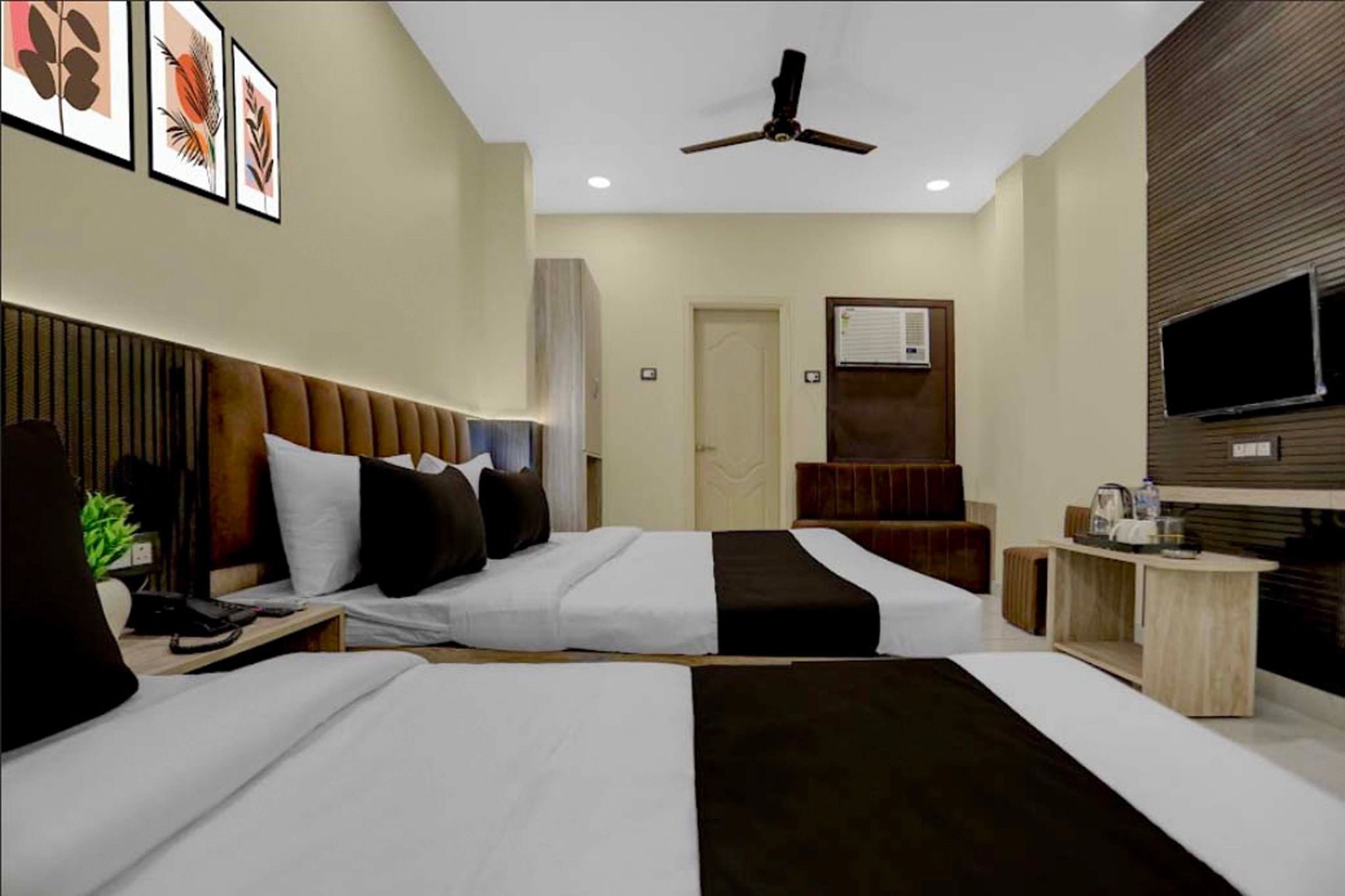 Super Townhouse Oak Kaal Bhairav Temple Varanasi CLASSIC 6