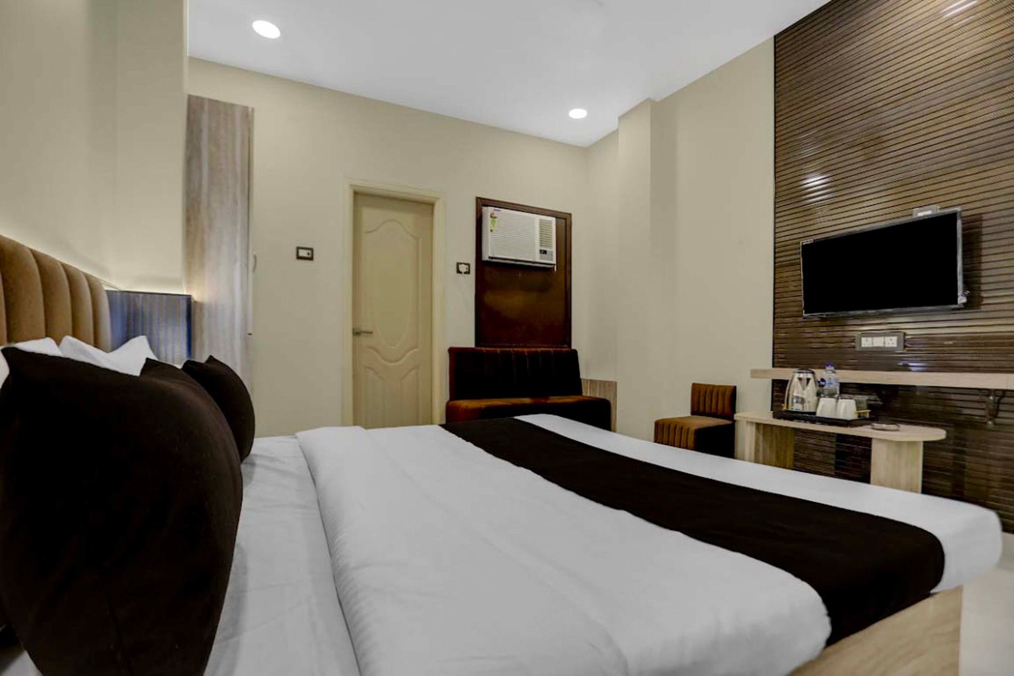 Super Townhouse Oak Kaal Bhairav Temple Varanasi CLASSIC 3