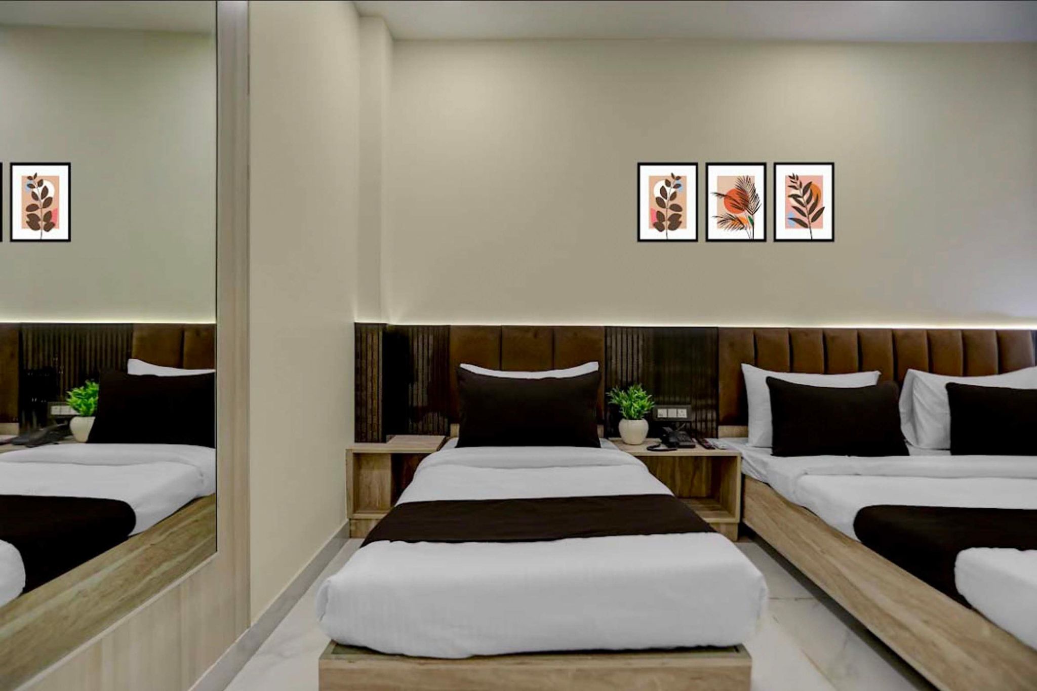 Super Townhouse Oak Kaal Bhairav Temple Varanasi CLASSIC 7