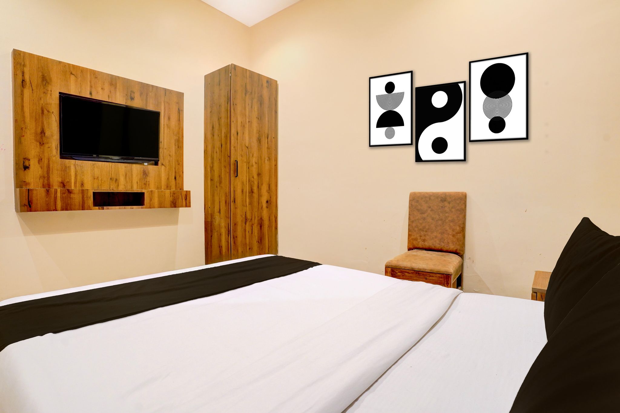 Super Townhouse LBS Road BKC Formerly Royal Palace Classic 13