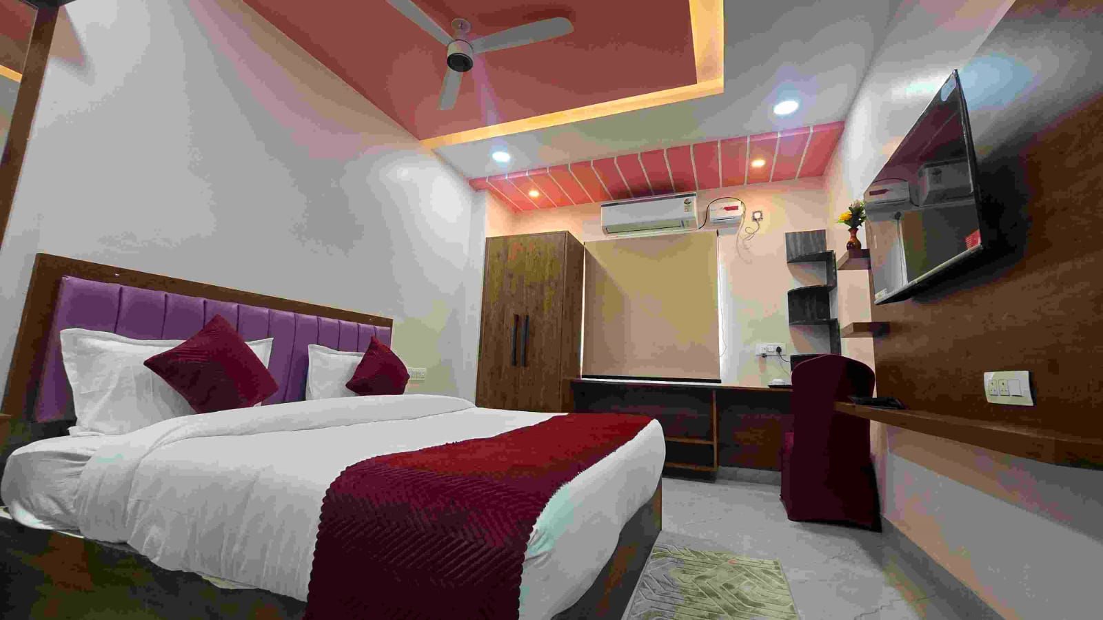 Hotel Vindhya Ganga Inn Deluxe Room 2