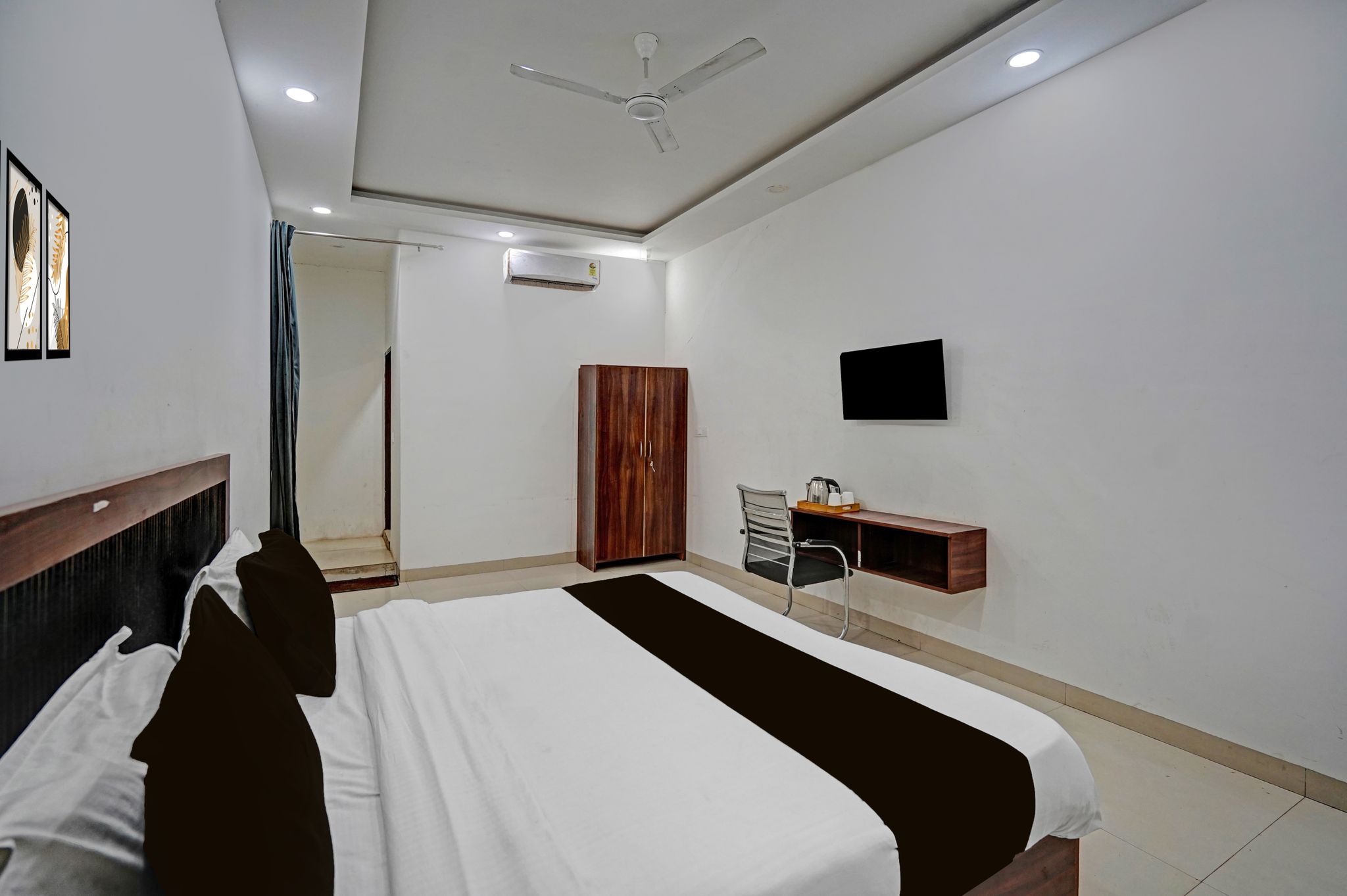 Super Hotel O Sector 110 Noida Formerly Luv Kush Tower Bhangel Classic 46