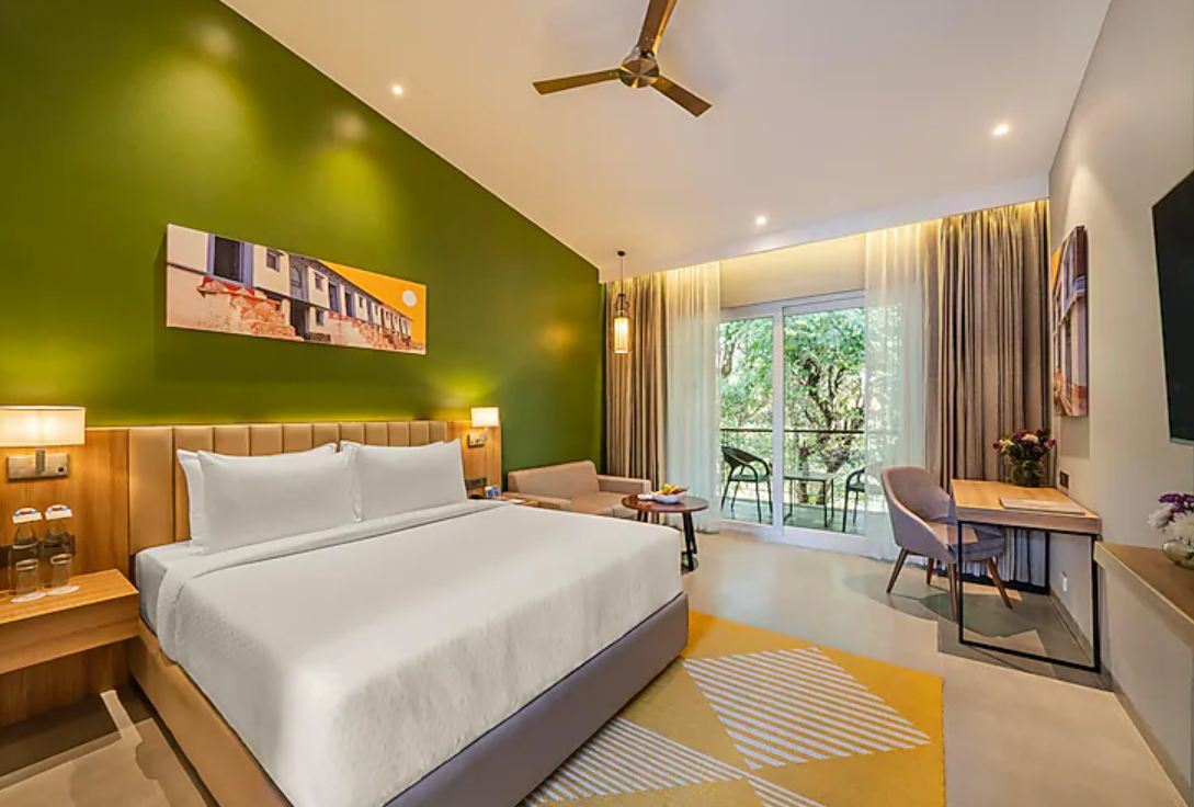 Deluxe Double Room with Balcony 