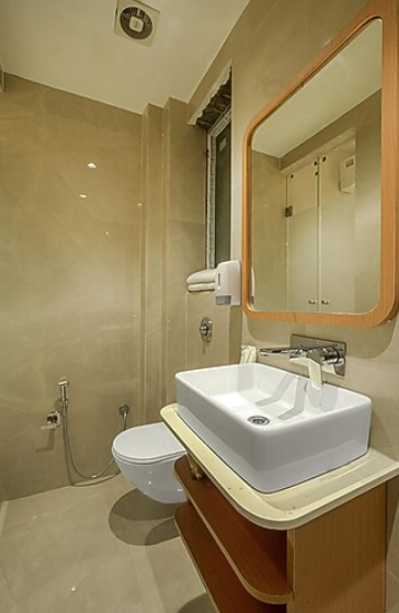 Hotel Sign Inn - Few Steps from Golden Temple Standard Queen Room 7